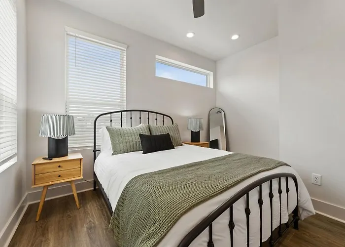 New Cracklin House Luxury Amenities Fast Wifi 65 Tv *