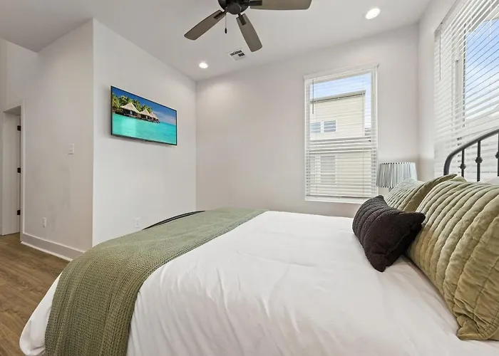 New Cracklin House Luxury Amenities Fast Wifi 65 Tv
