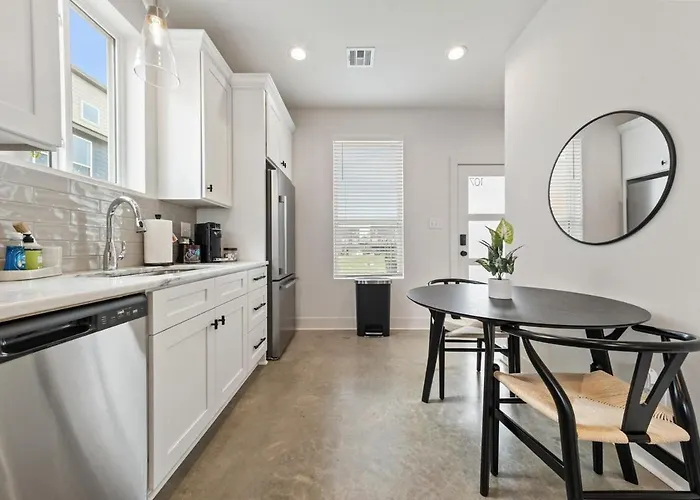 New Cracklin House Luxury Amenities Fast Wifi 65 Tv *