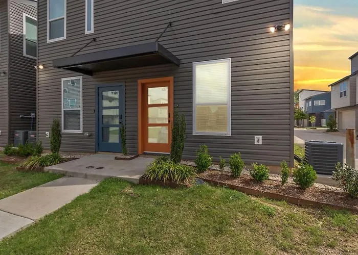 New Cracklin House Luxury Amenities Fast Wifi 65 Tv